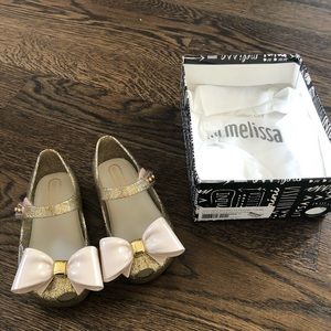 Mini Melissa Toddler sz 7 Gold Excellent condition